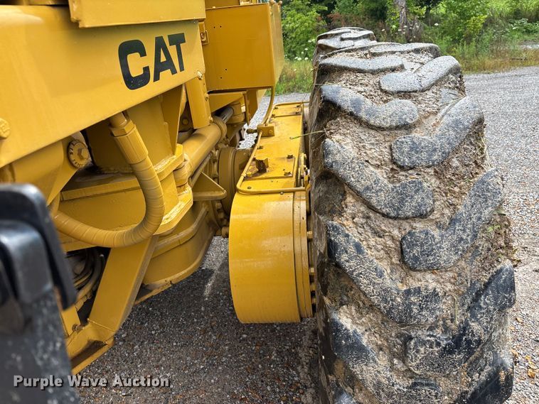 image for item DV4380 1975 Caterpillar 12G motor grader