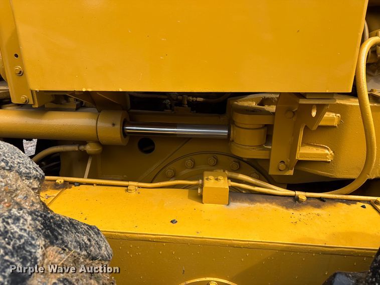 image for item DV4380 1975 Caterpillar 12G motor grader