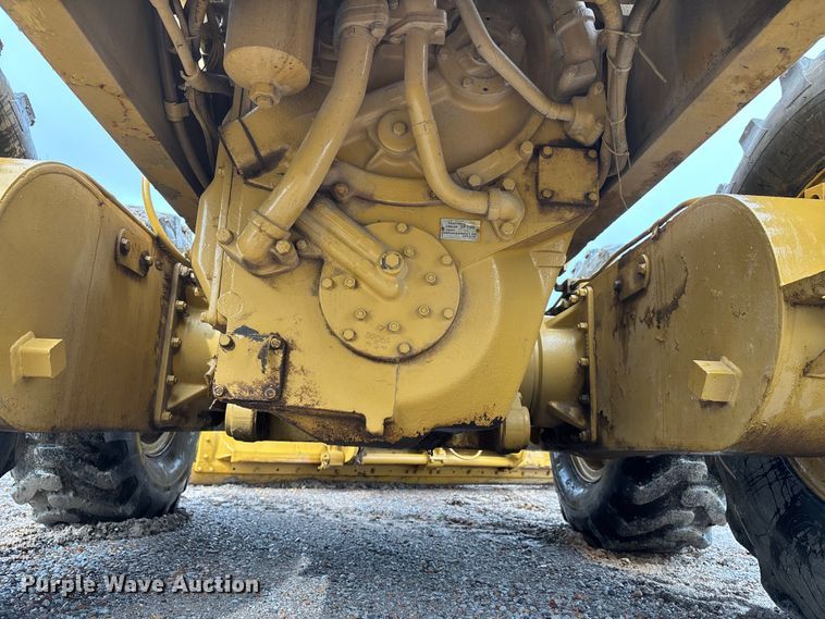 image for item DV4380 1975 Caterpillar 12G motor grader