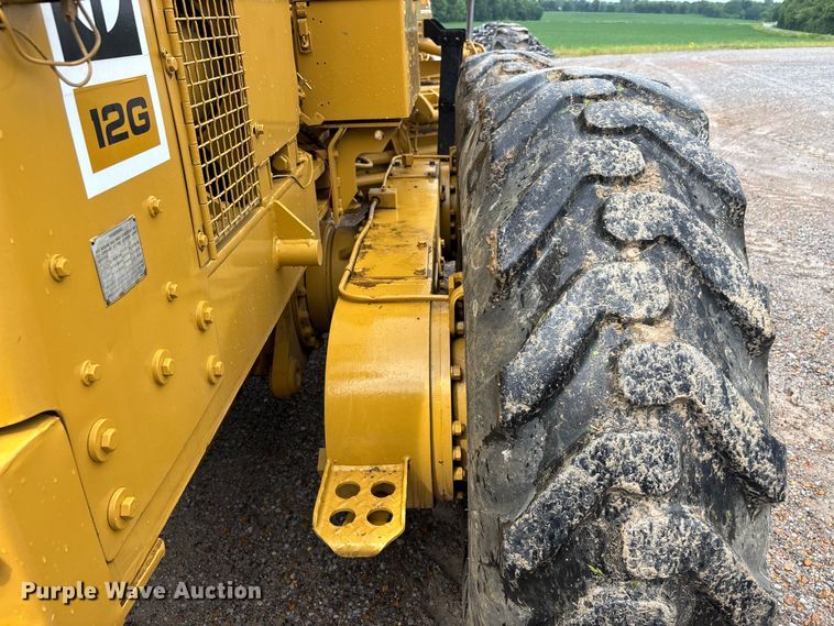 image for item DV4380 1975 Caterpillar 12G motor grader