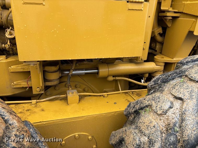image for item DV4380 1975 Caterpillar 12G motor grader