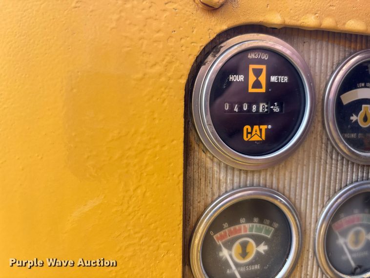 image for item DV4380 1975 Caterpillar 12G motor grader
