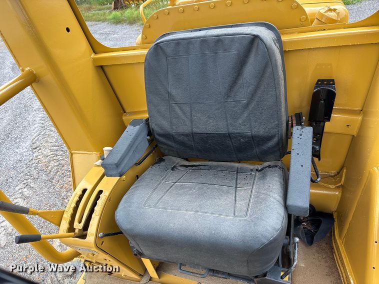 image for item DV4380 1975 Caterpillar 12G motor grader