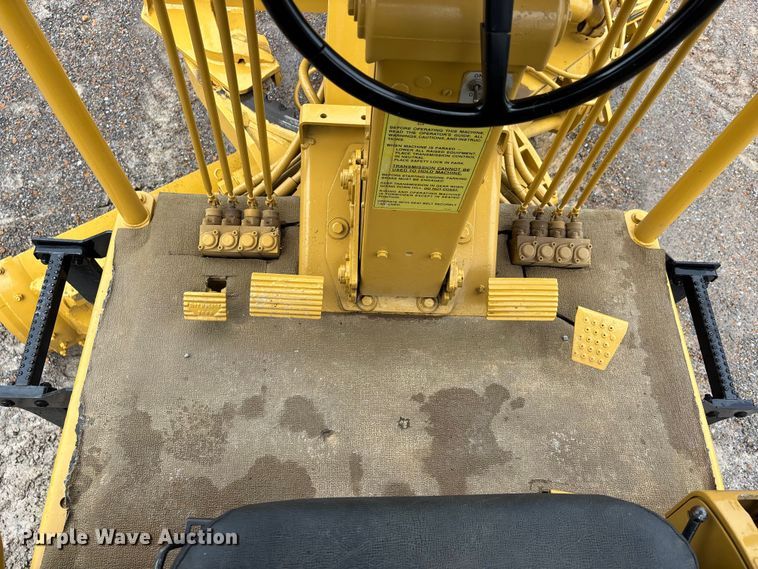 image for item DV4380 1975 Caterpillar 12G motor grader