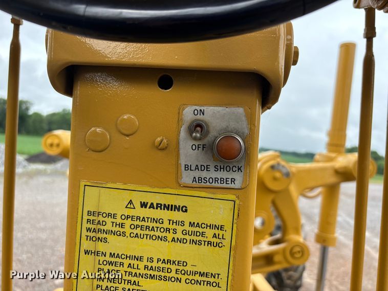 image for item DV4380 1975 Caterpillar 12G motor grader