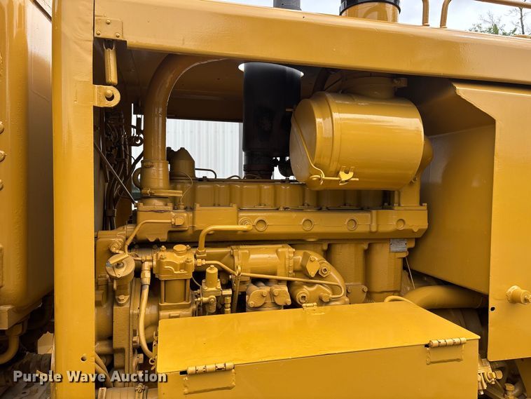 image for item DV4380 1975 Caterpillar 12G motor grader