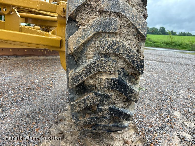 image for item DV4380 1975 Caterpillar 12G motor grader