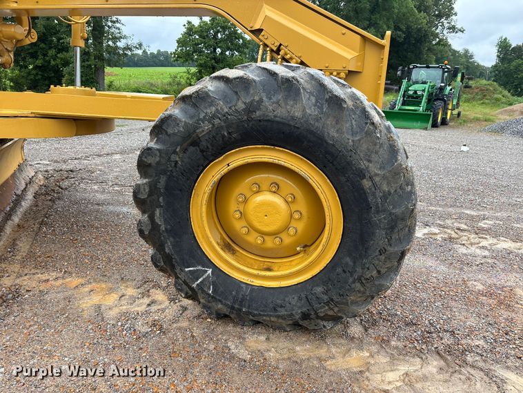 image for item DV4380 1975 Caterpillar 12G motor grader