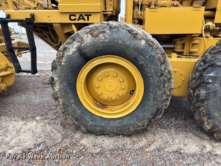 image for item DV4380 1975 Caterpillar 12G motor grader