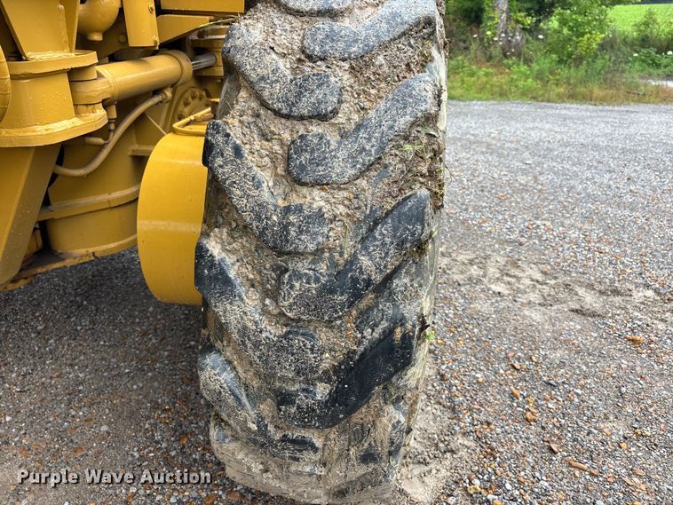 image for item DV4380 1975 Caterpillar 12G motor grader