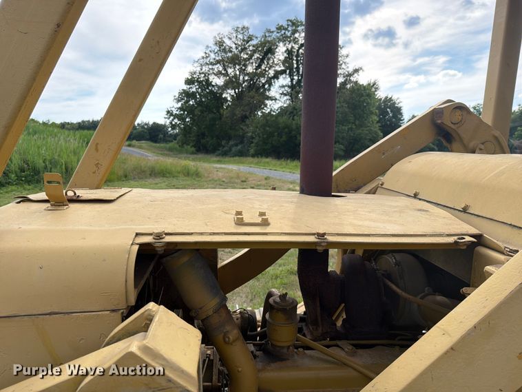 image for item DV4381 Caterpillar 977 track loader