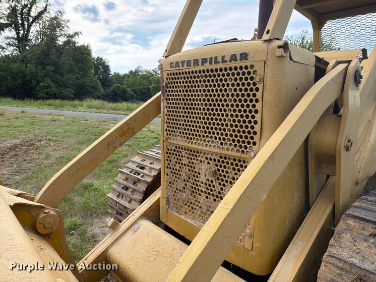 image for item DV4381 Caterpillar 977 track loader