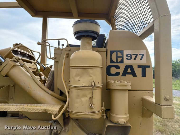 image for item DV4381 Caterpillar 977 track loader