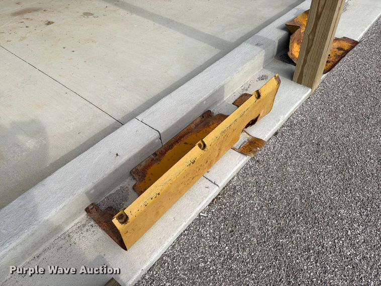image for item DV4381 Caterpillar 977 track loader