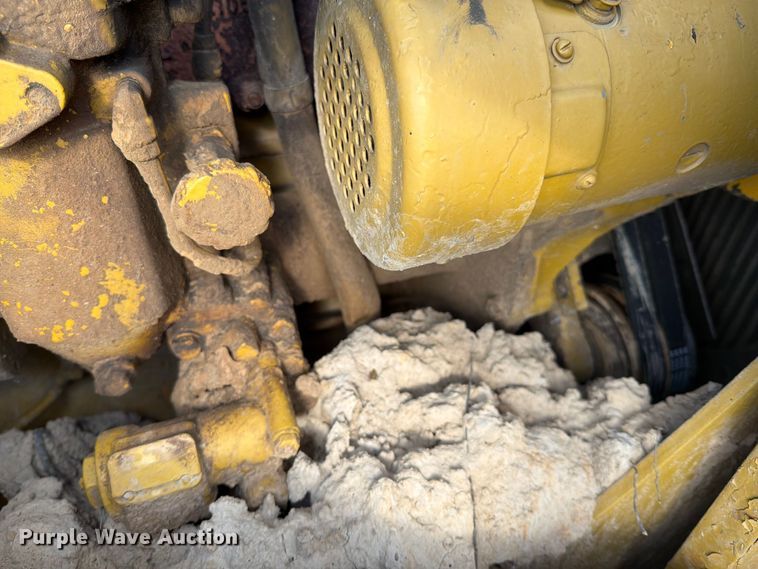 image for item DV4381 Caterpillar 977 track loader