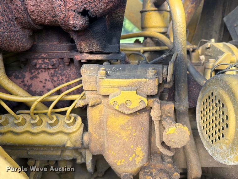image for item DV4381 Caterpillar 977 track loader