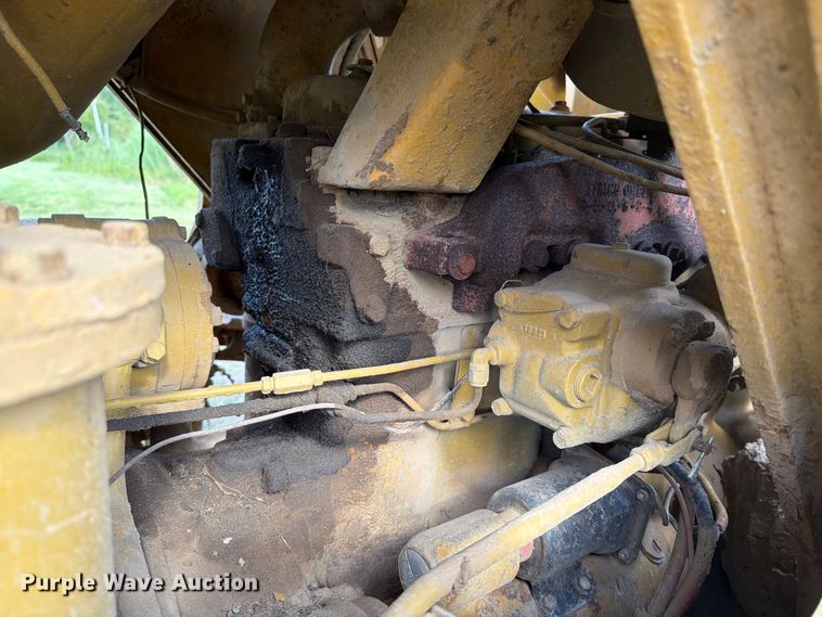 image for item DV4381 Caterpillar 977 track loader