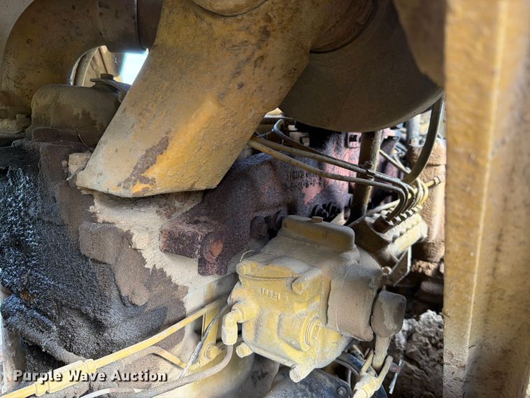 image for item DV4381 Caterpillar 977 track loader