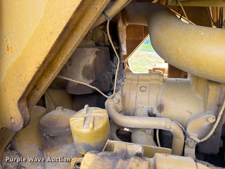 image for item DV4381 Caterpillar 977 track loader