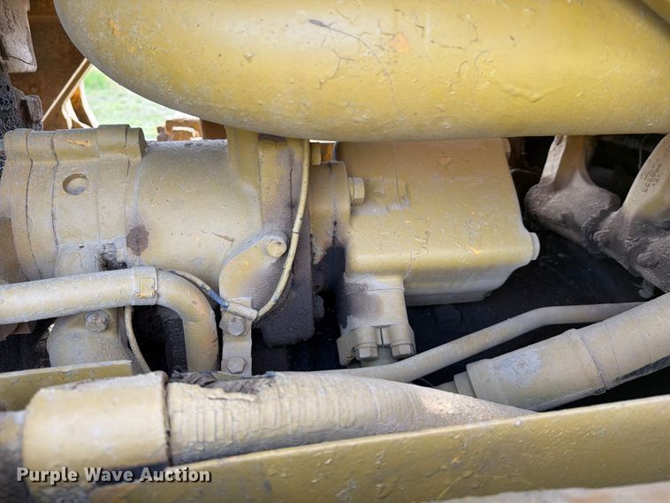 image for item DV4381 Caterpillar 977 track loader