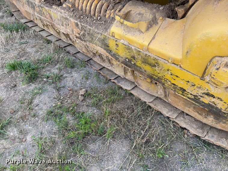 image for item DV4381 Caterpillar 977 track loader