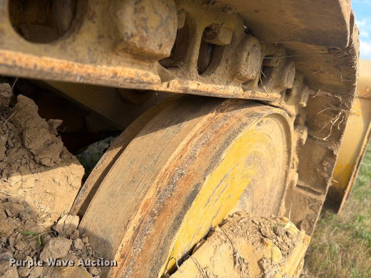 image for item DV4381 Caterpillar 977 track loader