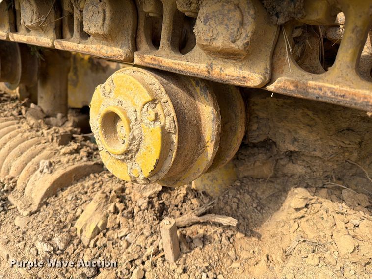 image for item DV4381 Caterpillar 977 track loader