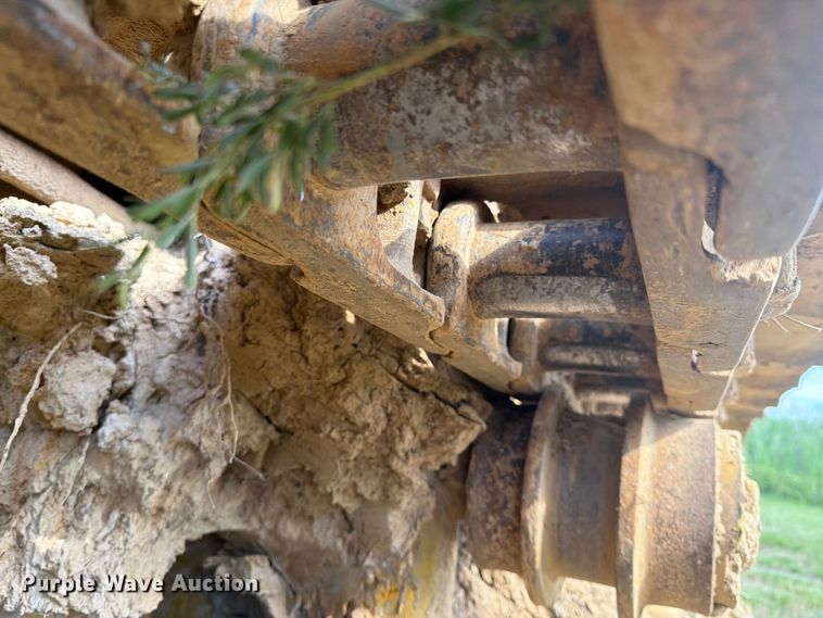 image for item DV4381 Caterpillar 977 track loader