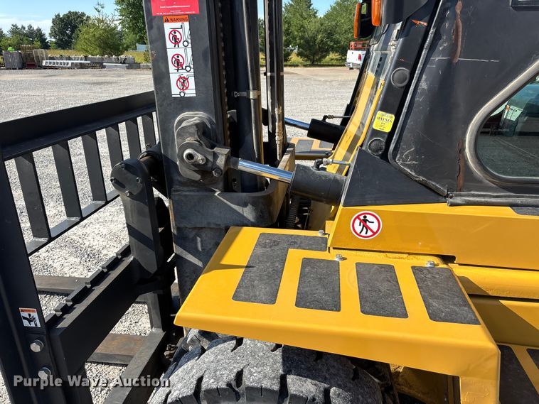 image for item DV4387 Caterpillar DP70N forklift