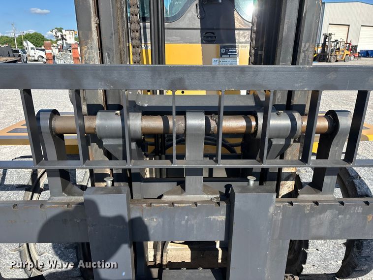 image for item DV4387 Caterpillar DP70N forklift