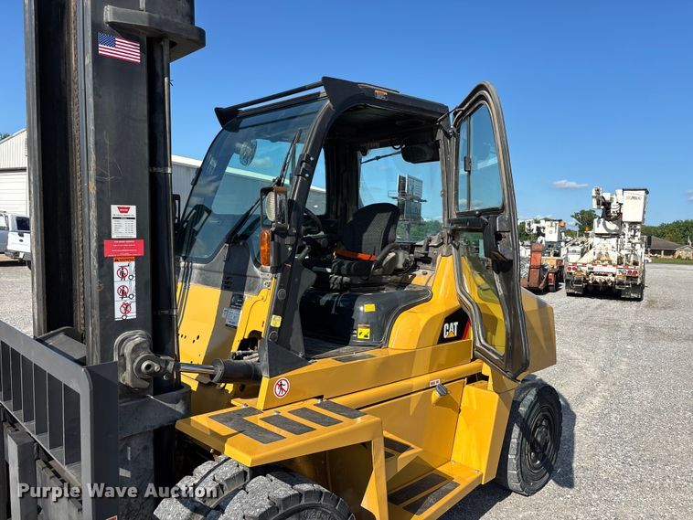 image for item DV4387 Caterpillar DP70N forklift