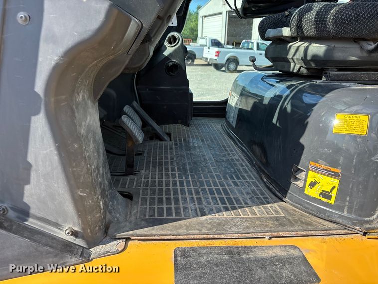image for item DV4387 Caterpillar DP70N forklift