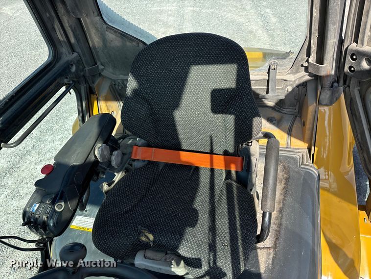 image for item DV4387 Caterpillar DP70N forklift