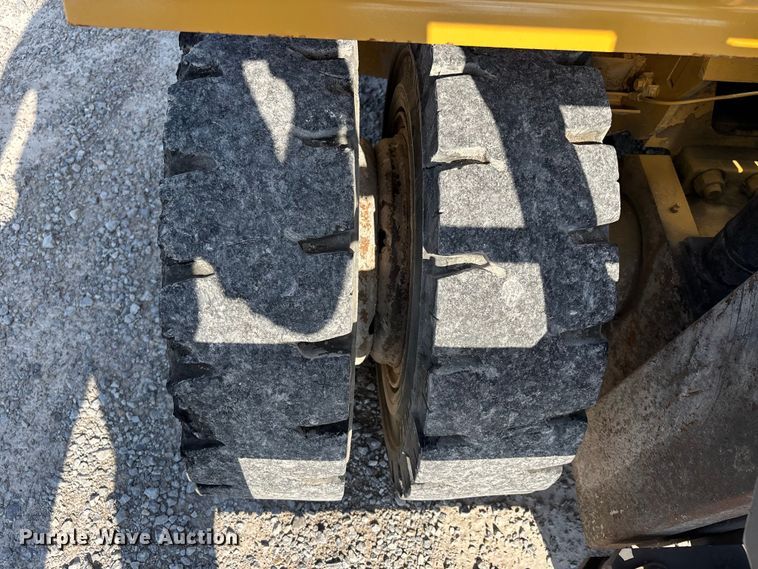 image for item DV4387 Caterpillar DP70N forklift