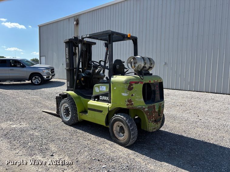 image for item DV4388 Clark CGP40 forklift