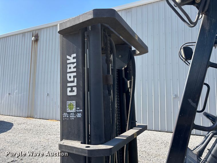 image for item DV4388 Clark CGP40 forklift