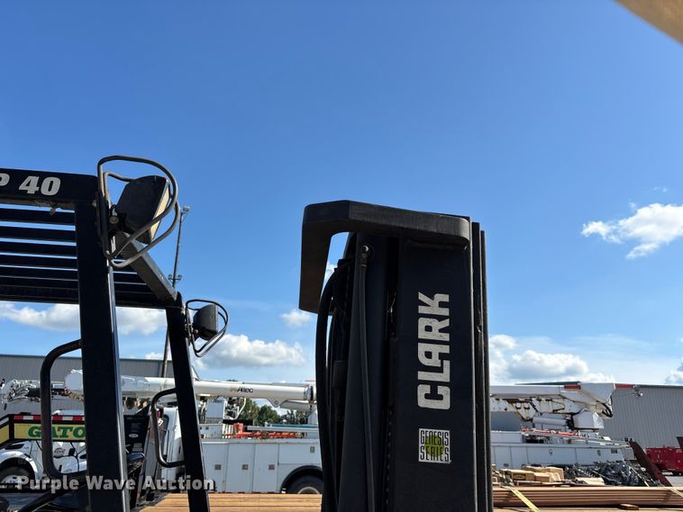 image for item DV4388 Clark CGP40 forklift