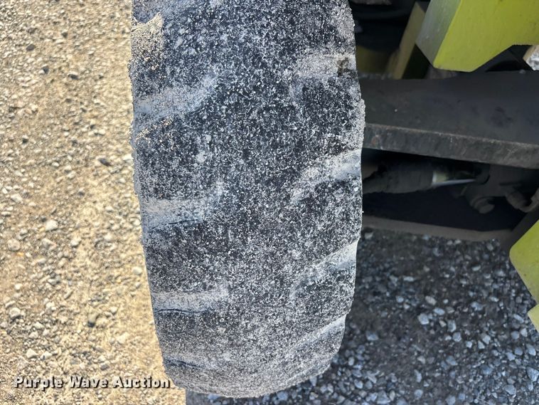 image for item DV4388 Clark CGP40 forklift