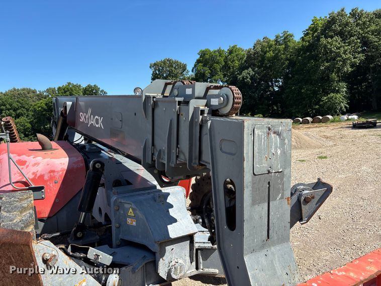image for item DV4396 2016 Skyjack SJ1056TH telehandler