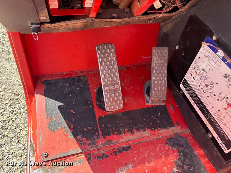 image for item DV4396 2016 Skyjack SJ1056TH telehandler