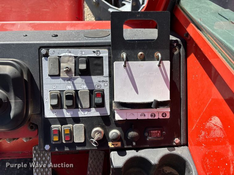 image for item DV4396 2016 Skyjack SJ1056TH telehandler