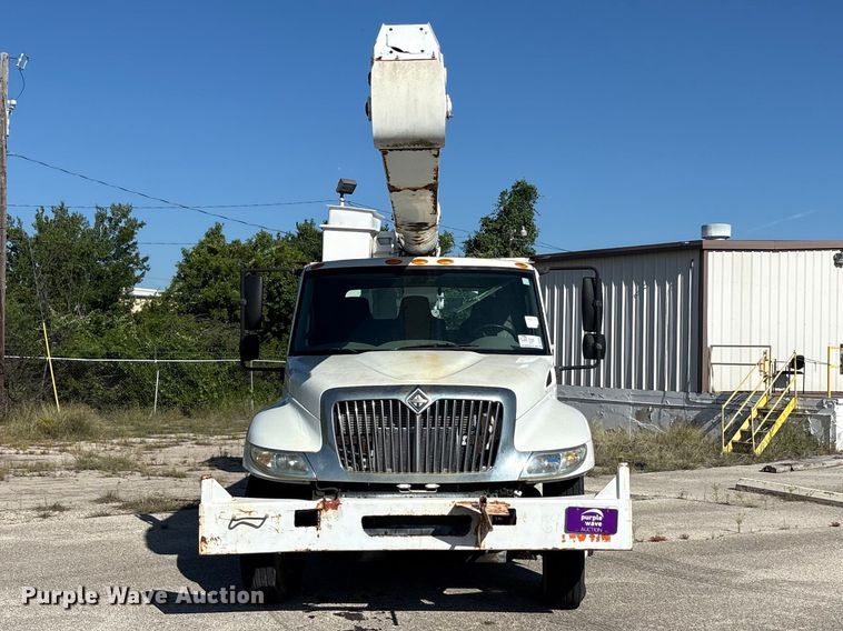 image for item DV8509 2008 International DuraStar 4300 bucket truck