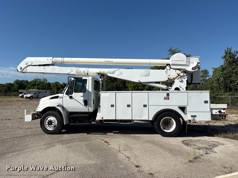 image for item DV8509 2008 International DuraStar 4300 bucket truck