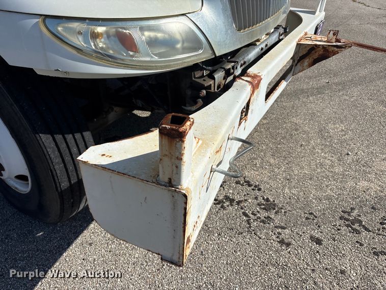 image for item DV8509 2008 International DuraStar 4300 bucket truck