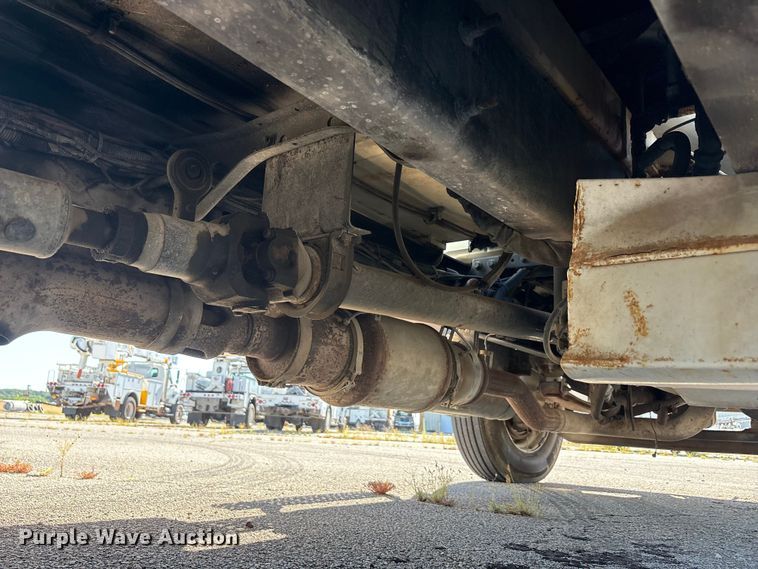 image for item DV8509 2008 International DuraStar 4300 bucket truck