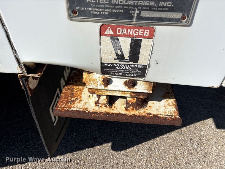 image for item DV8509 2008 International DuraStar 4300 bucket truck