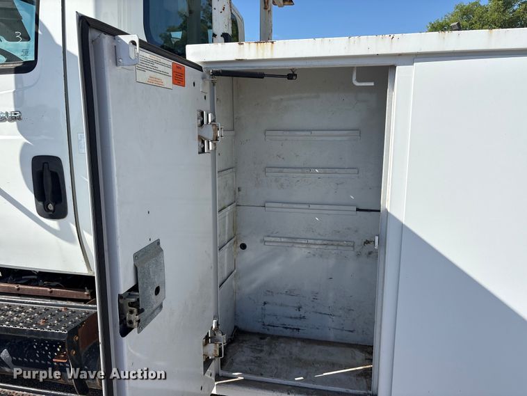 image for item DV8509 2008 International DuraStar 4300 bucket truck