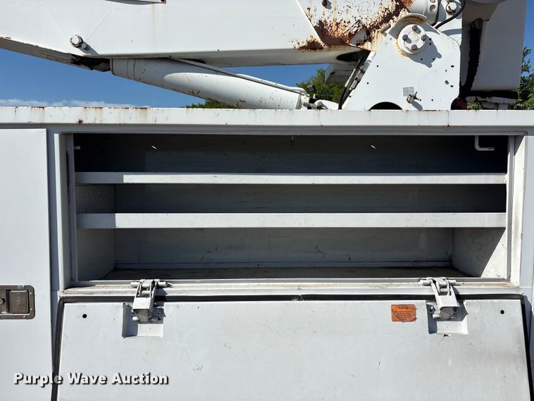 image for item DV8509 2008 International DuraStar 4300 bucket truck