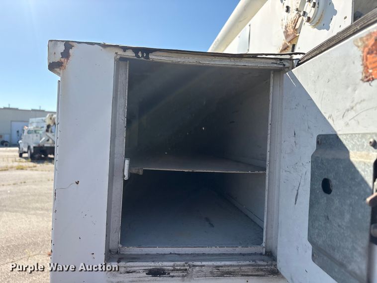 image for item DV8509 2008 International DuraStar 4300 bucket truck