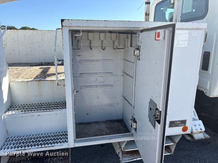 image for item DV8509 2008 International DuraStar 4300 bucket truck